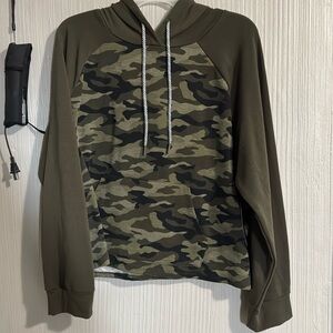 Long sleeve war sweater